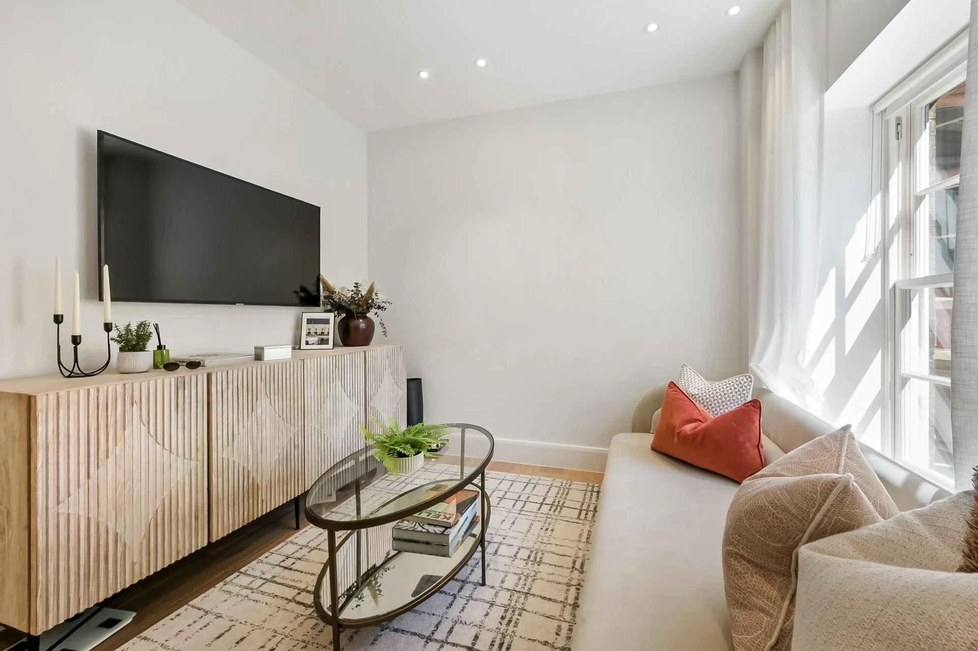 Flat Strand in City of Westminster