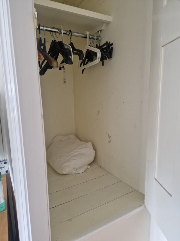 Room Croydon Road in Greater London