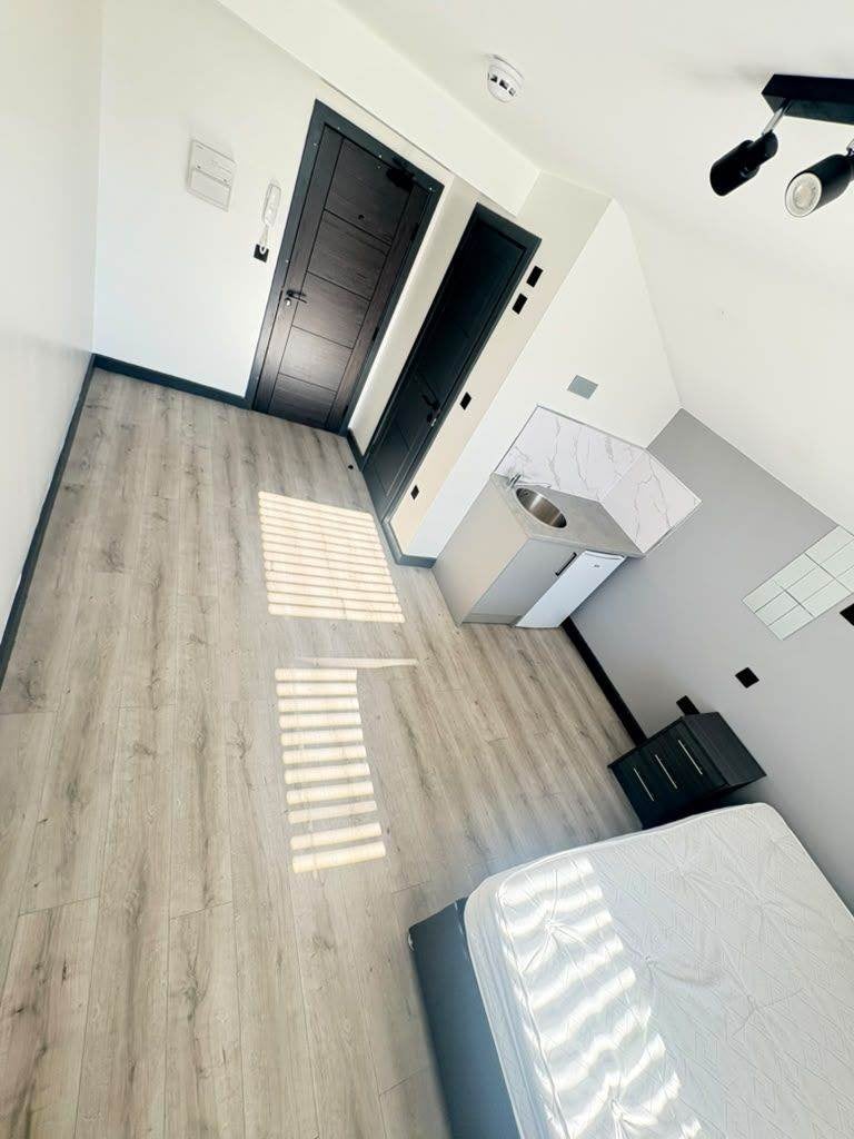 Flat Gilbey Road in Greater London