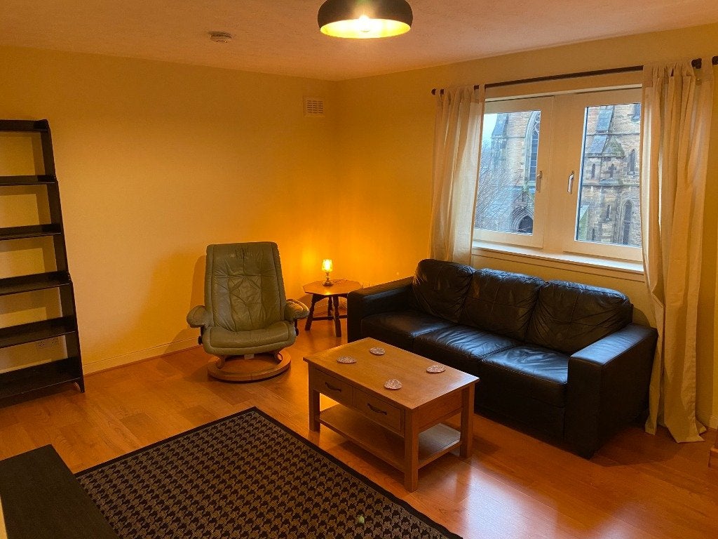 Flat Slateford Road in City of Edinburgh