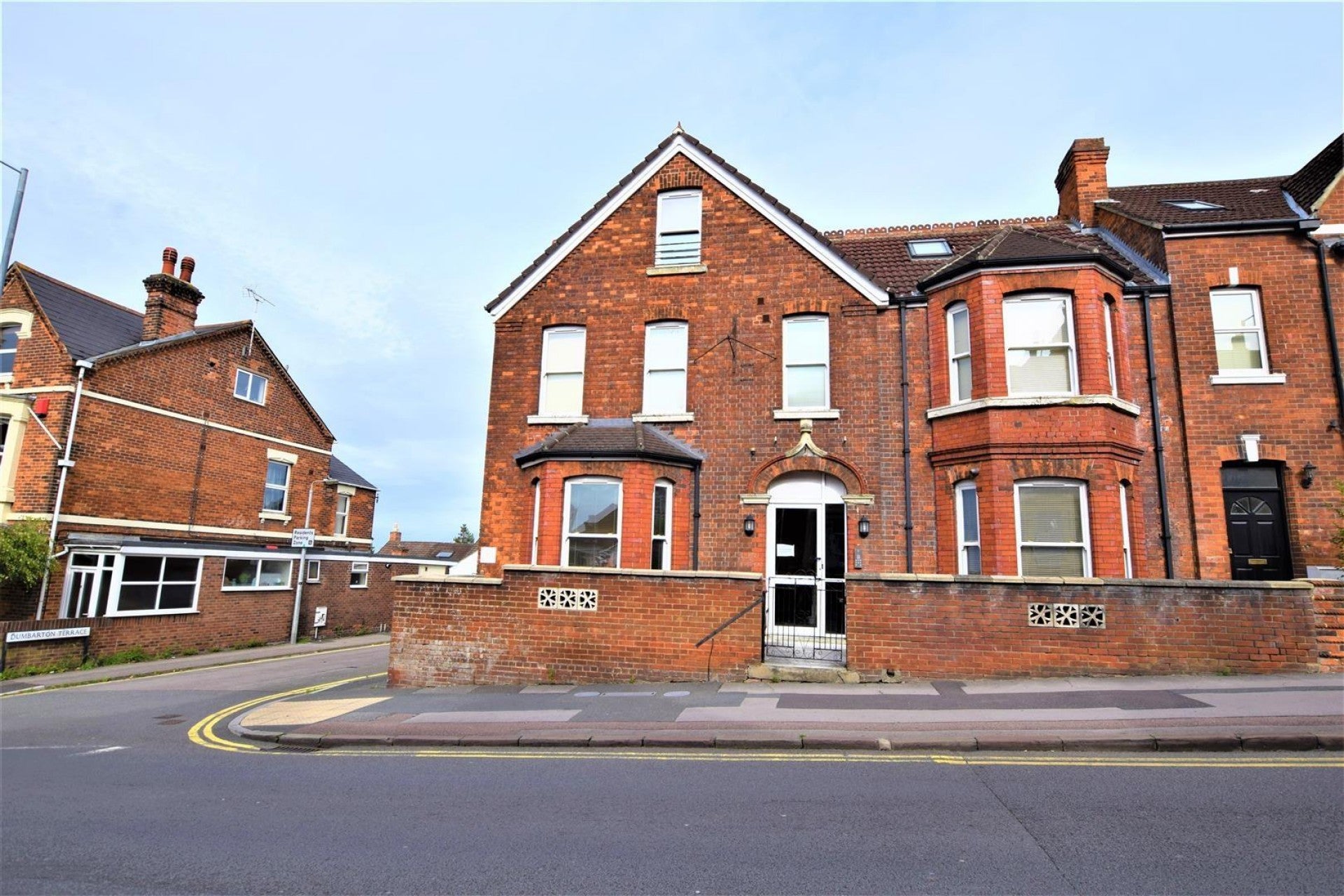 Flat Victoria Road in Swindon