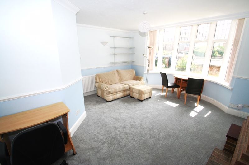 Flat Seamill Park Crescent in Worthing
