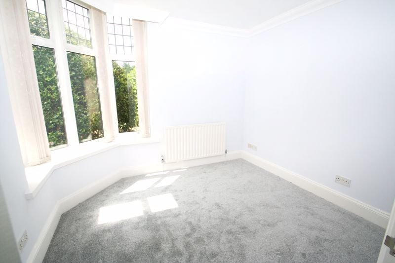 Flat Seamill Park Crescent in Worthing