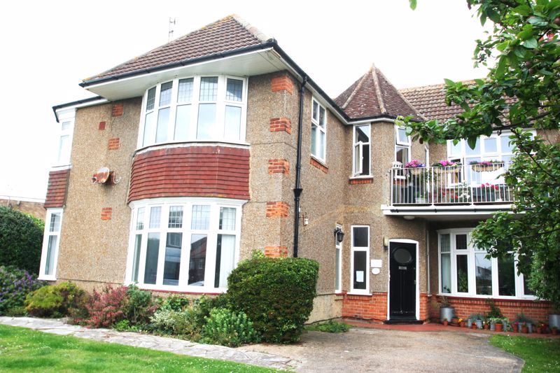 Flat Seamill Park Crescent in Worthing