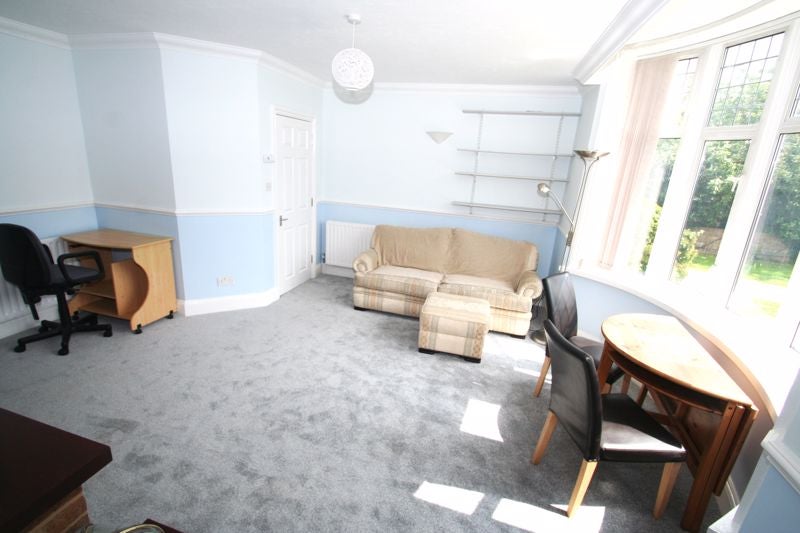 Flat Seamill Park Crescent in Worthing