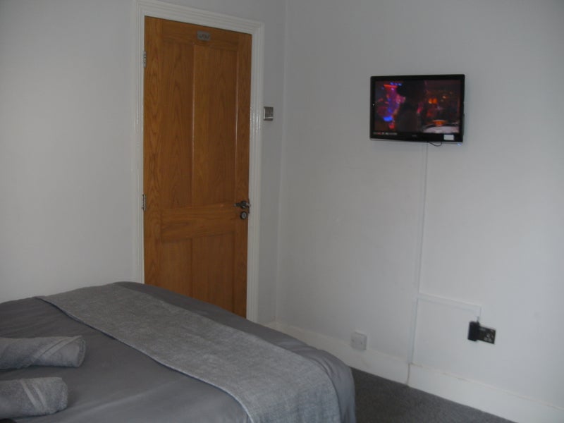 Room Fleeming Road in Greater London