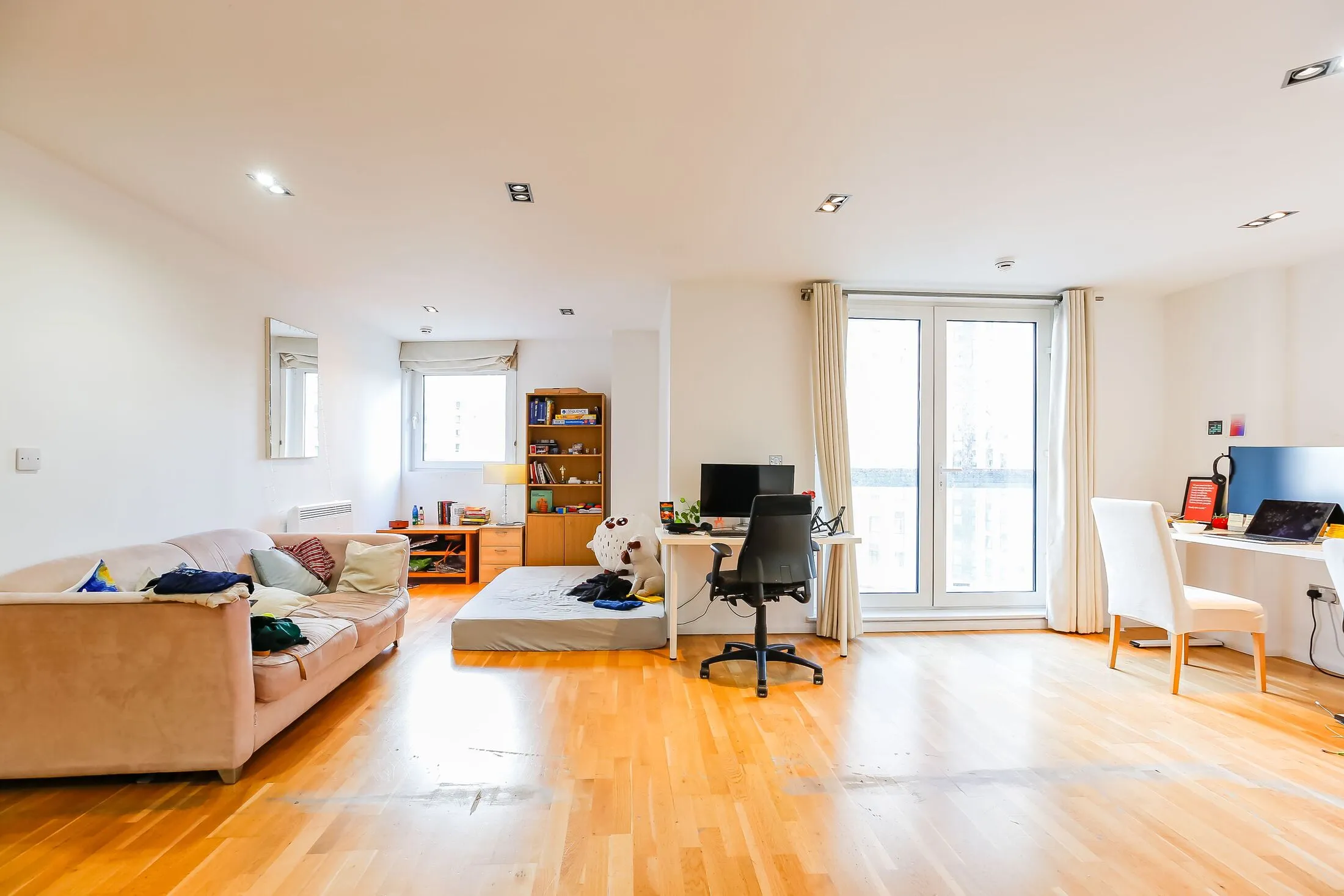 Flat Limeharbour in Greater London