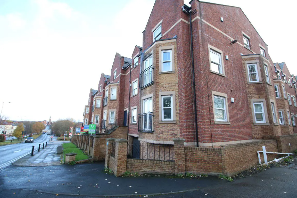 Flat Coniscliffe Road in Darlington
