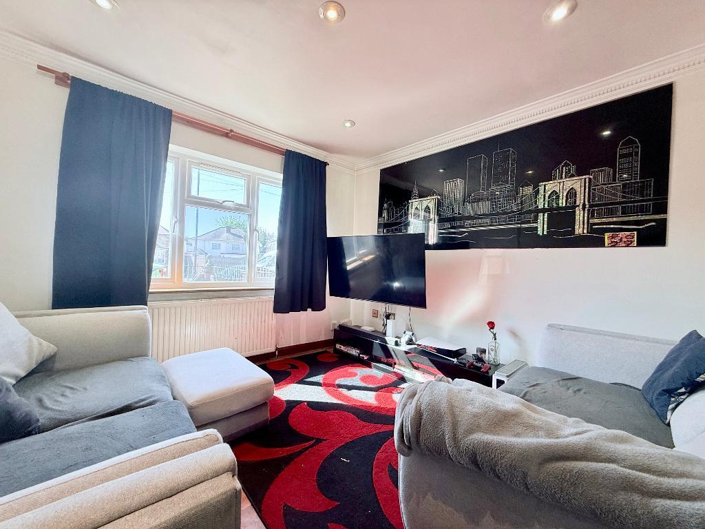 Room Gurney Road in Greater London