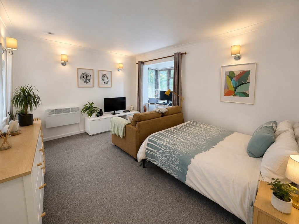 Flat Micawber Avenue in Greater London