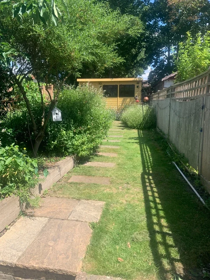 House Tamworth Lane in Greater London