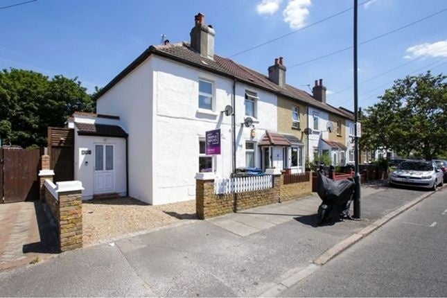 House Tamworth Lane in Greater London