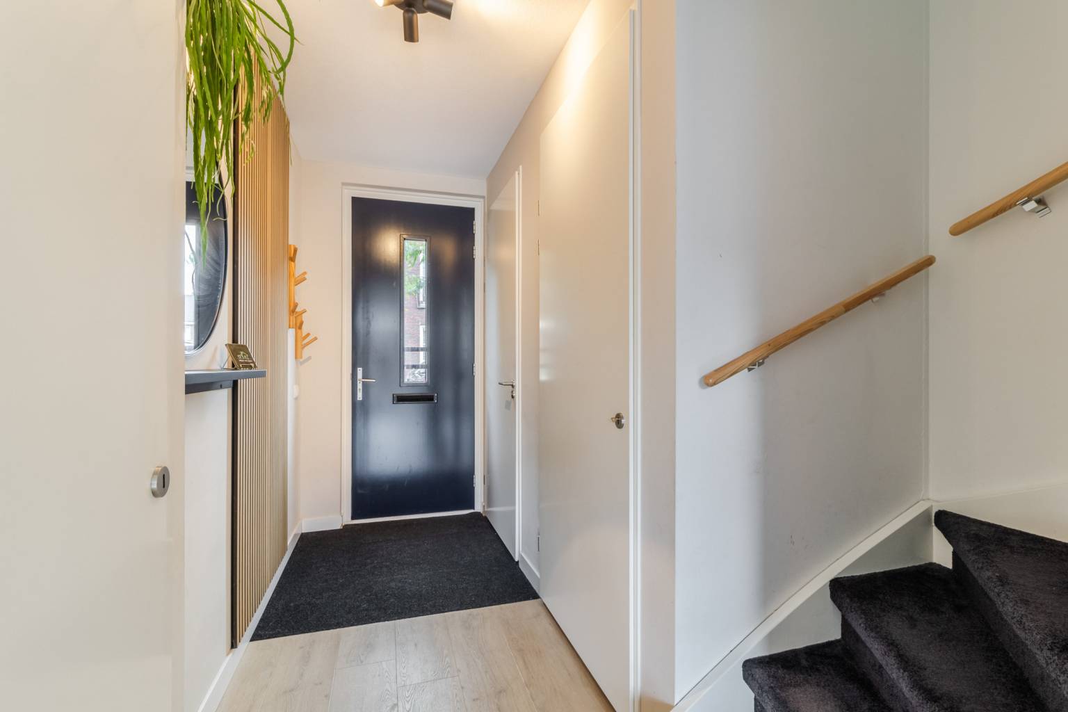Tussenwoning te koop: Doorkijk 10, Maassluis