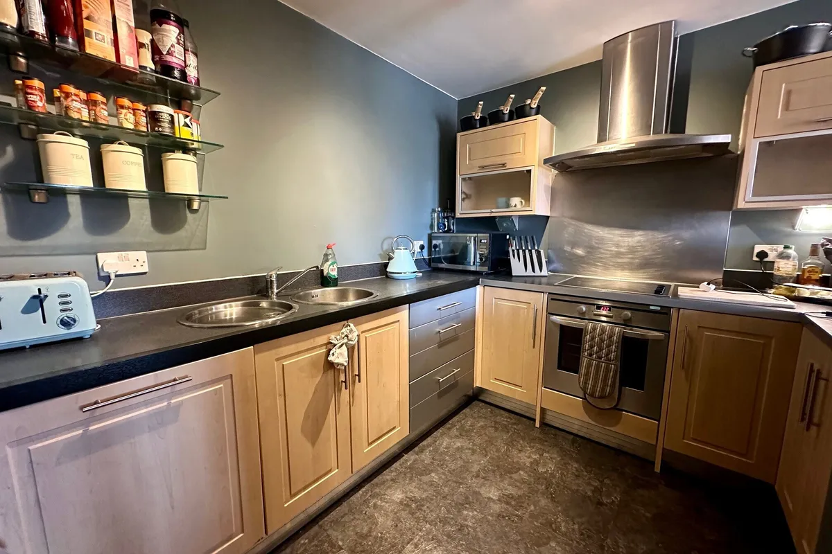 Flat Wharton Court in Chester