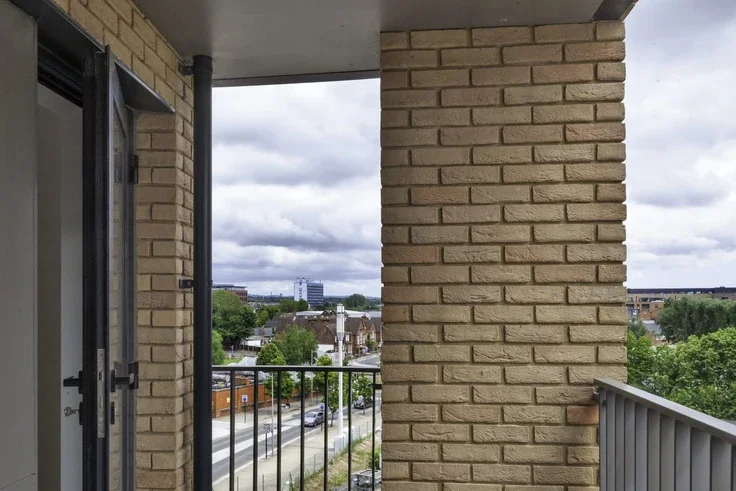 Flat Victoria Road in Ashford