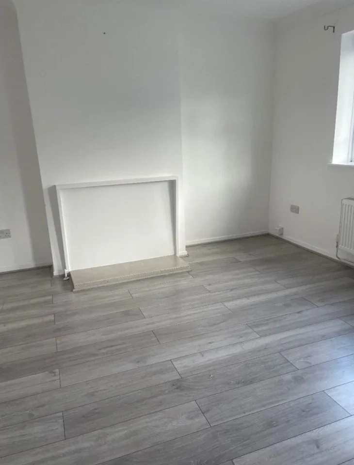Flat Suffolk Court in Greater London