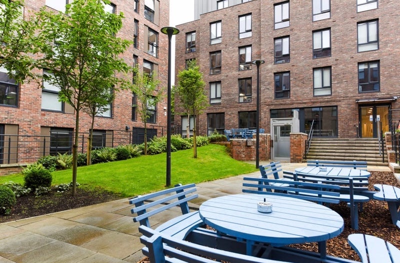 Flat Blandford Square in Newcastle upon Tyne