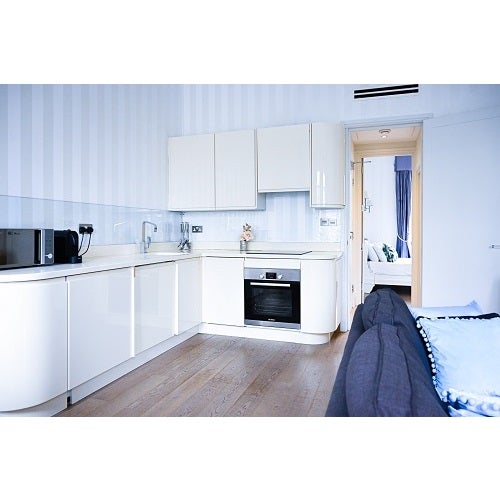 Flat Cathcart Road in Greater London