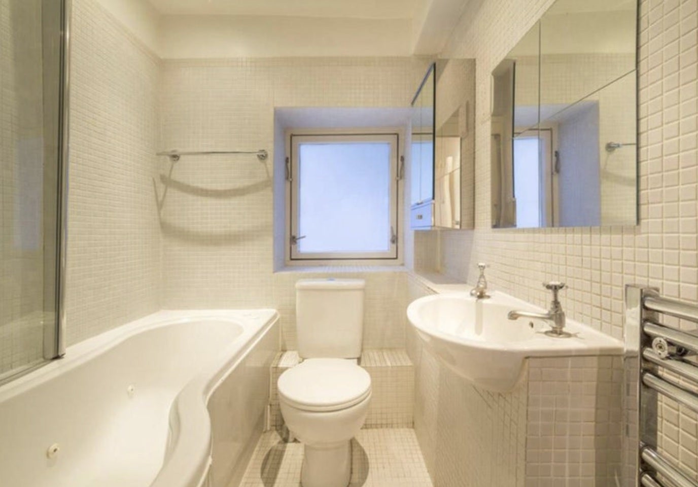 Flat Gosfield Street in City of Westminster