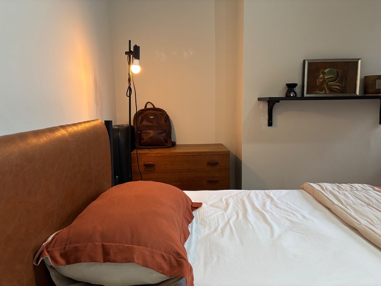 Room Ambergate Street in Greater London