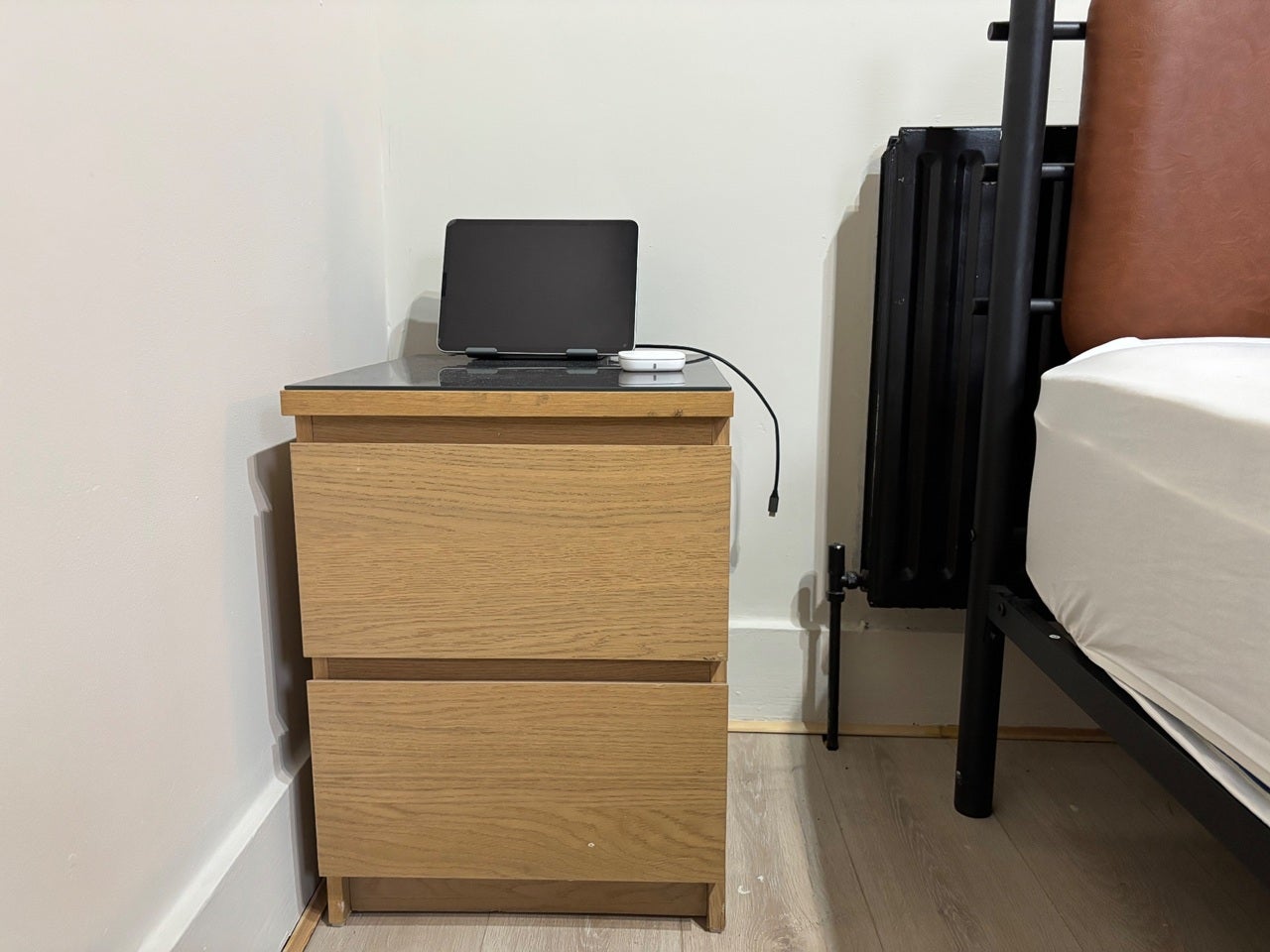 Room Ambergate Street in Greater London