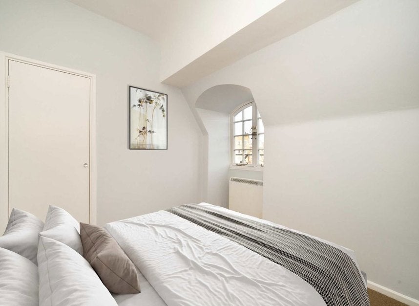 Flat Lyons Place in City of Westminster