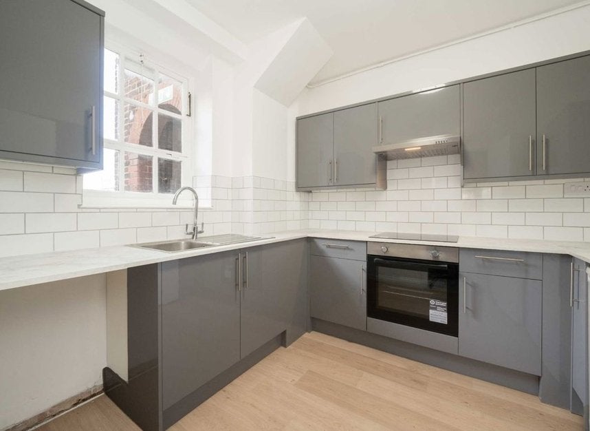 Flat Lyons Place in City of Westminster