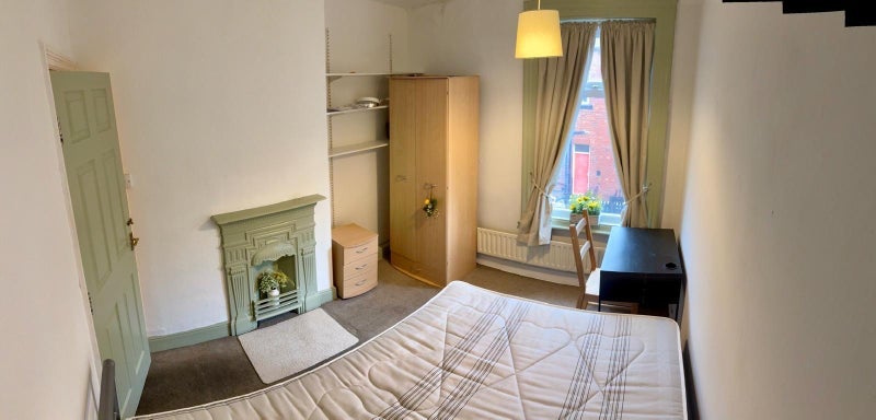 Room Back Newport Mount in Leeds
