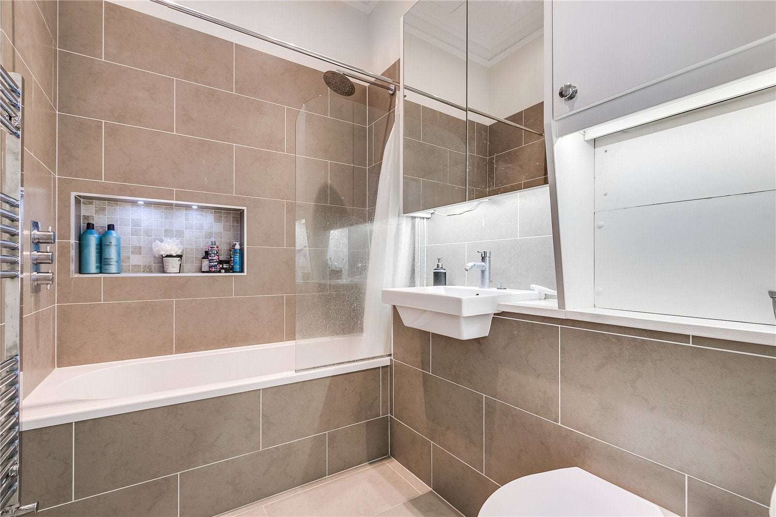 Flat Elgin Avenue in City of Westminster