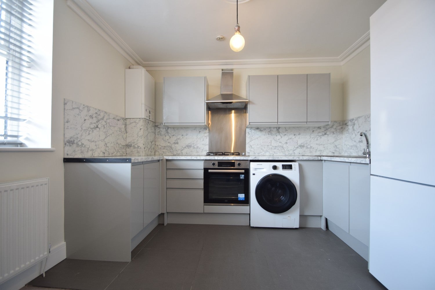 Flat Inverness Place in Cardiff