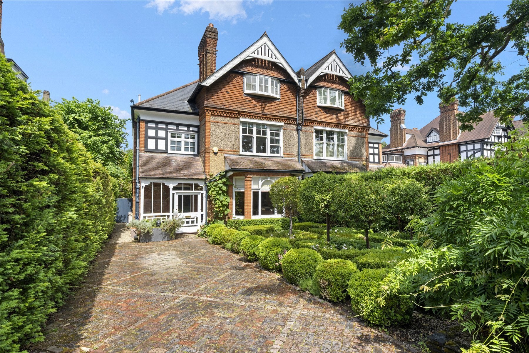 House Ditton Road in Greater London