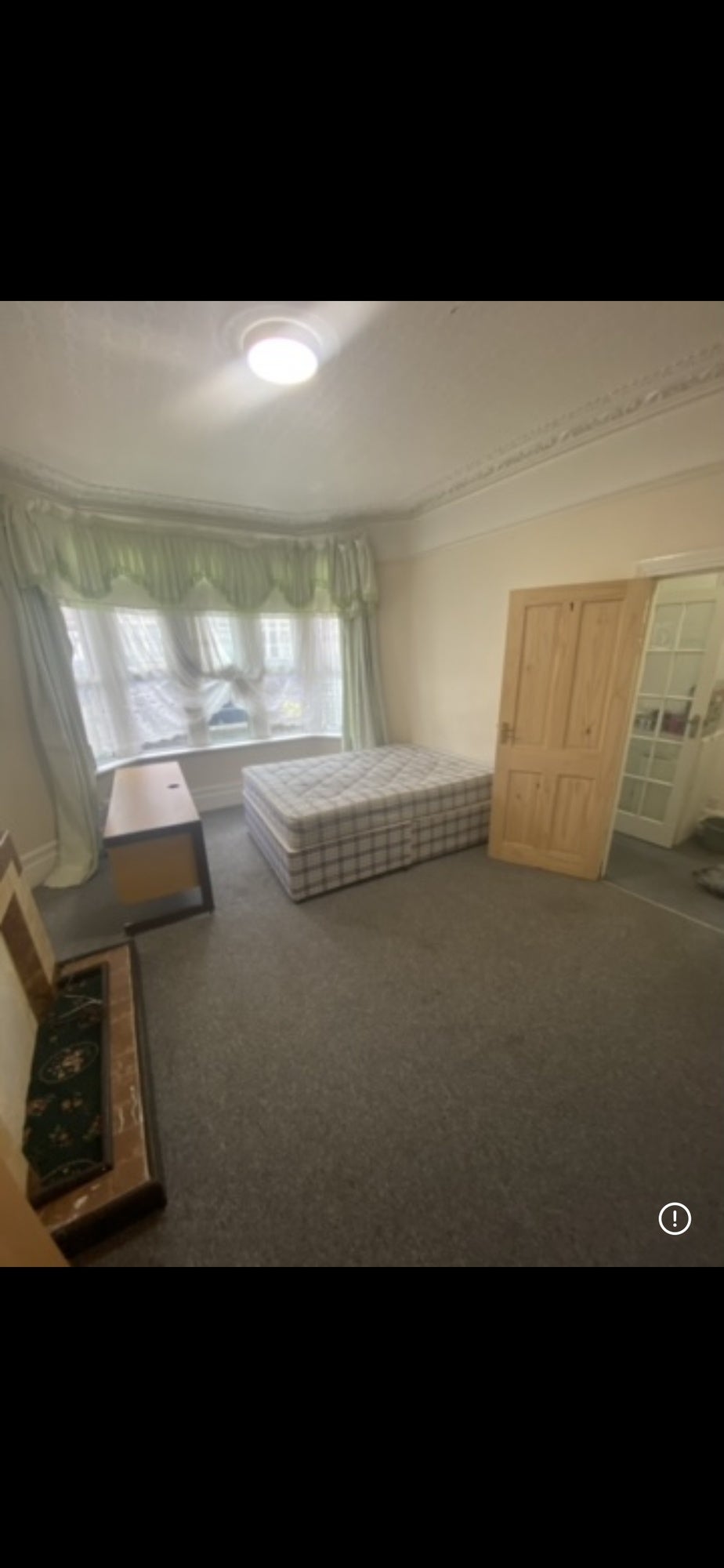 Room Downend Road in Bristol