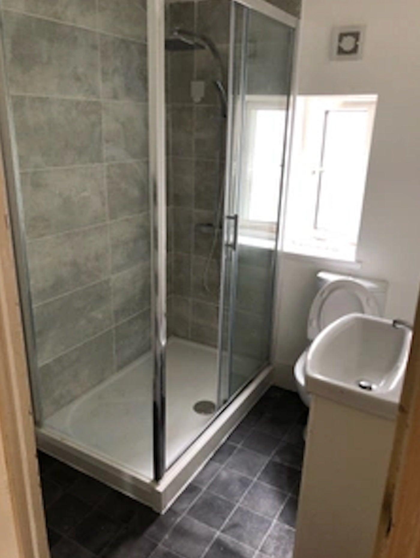 Room Downend Road in Bristol