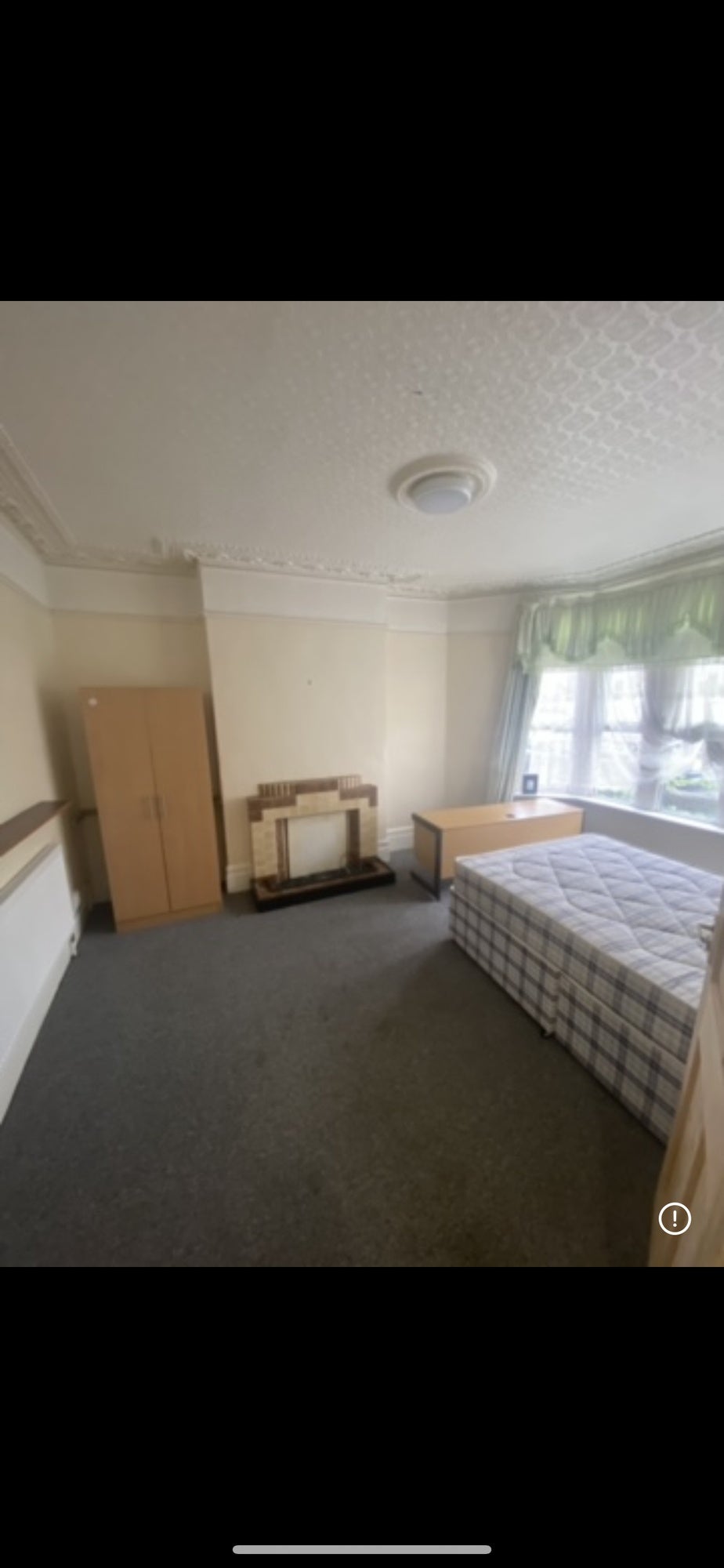 Room Downend Road in Bristol
