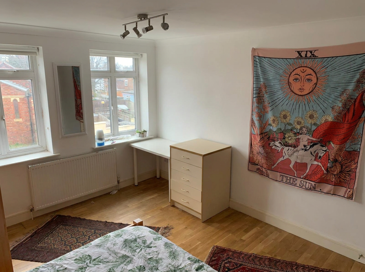 Room Hubert Road in Birmingham