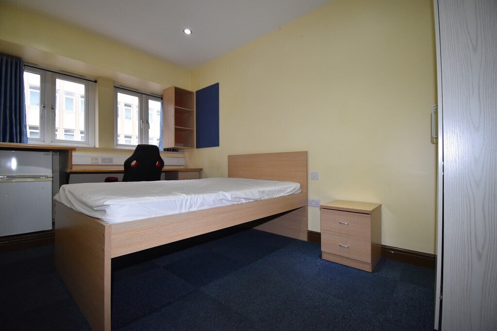 Room Smithford Way in Coventry
