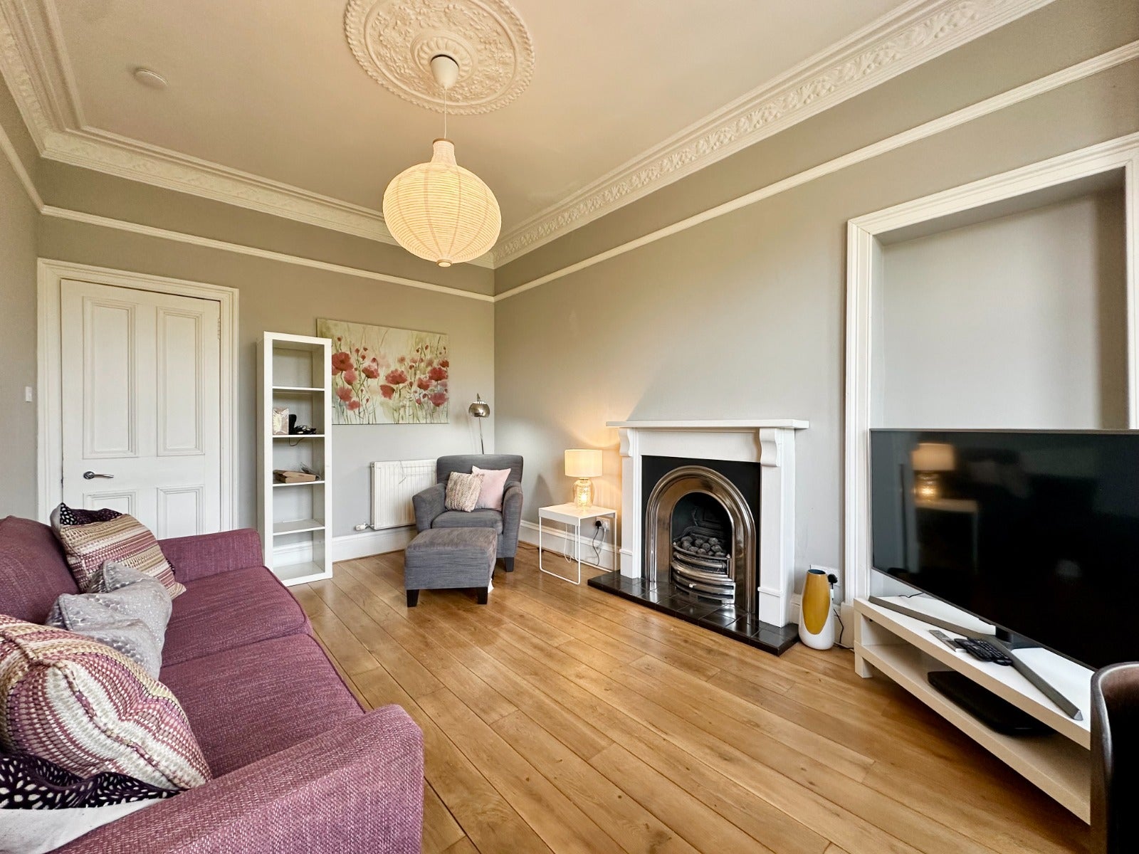 Flat Victoria Park Drive South in Glasgow