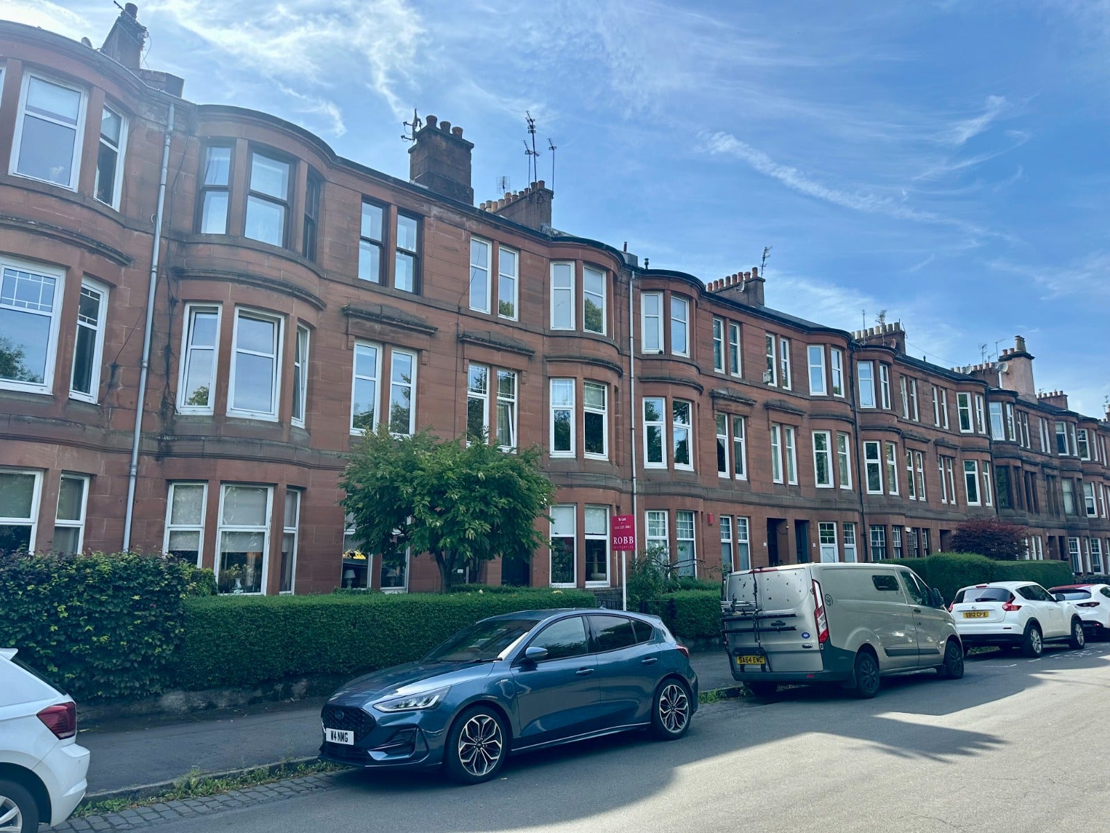 Flat Victoria Park Drive South in Glasgow