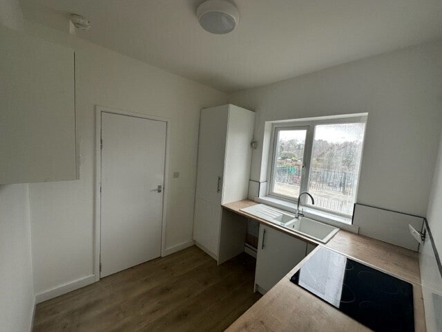 Flat Woodchurch Road in Prenton