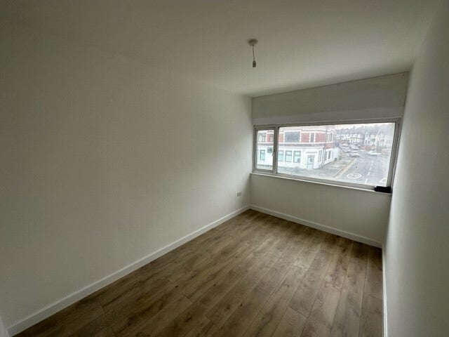 Flat Woodchurch Road in Prenton