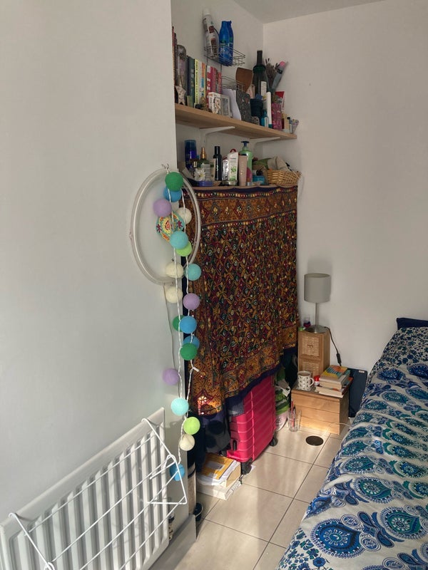 Room Central Road in Bristol