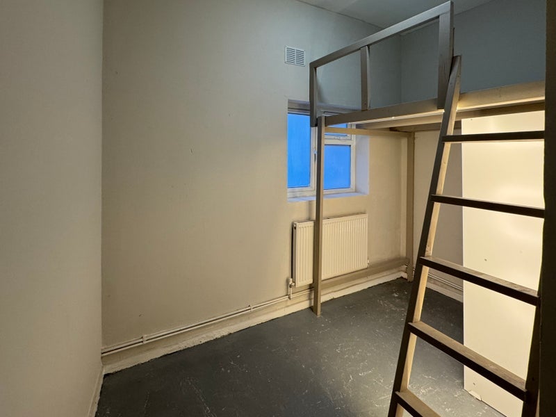 Room Fountayne Road in Greater London