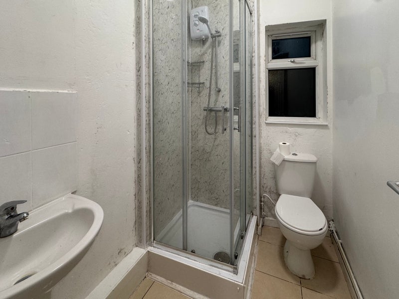 Room Fountayne Road in Greater London