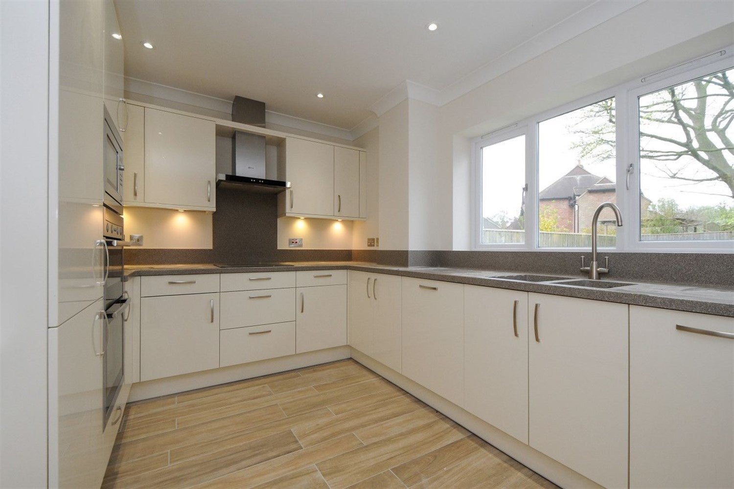 House Laxton Meadow in Chichester
