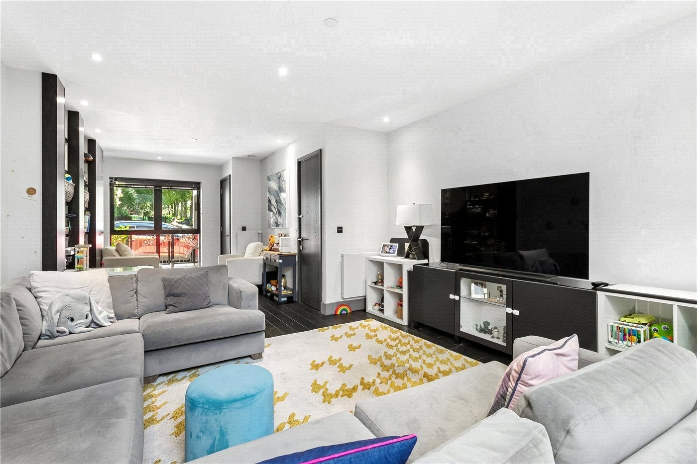 House Charlotte Terrace in Greater London