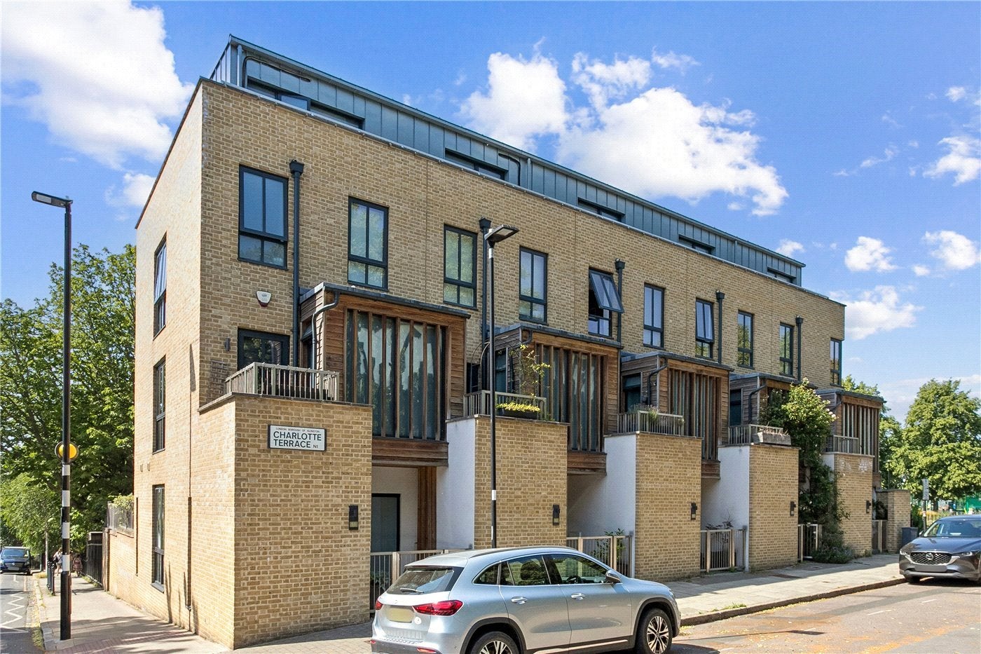 House Charlotte Terrace in Greater London