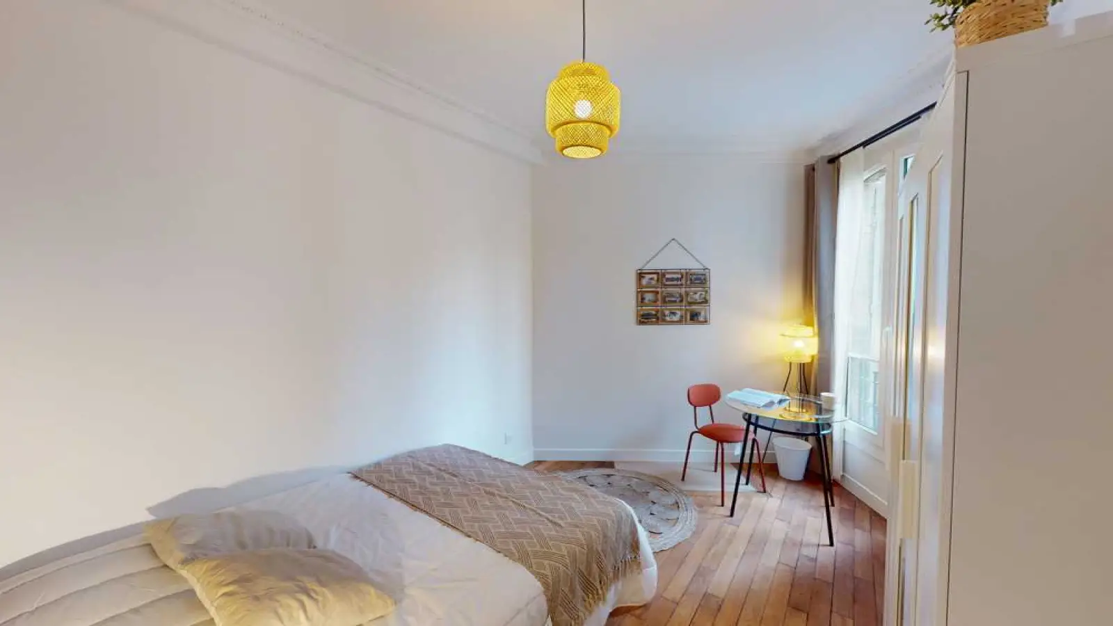 Chambre Rue Crozatier à Paris