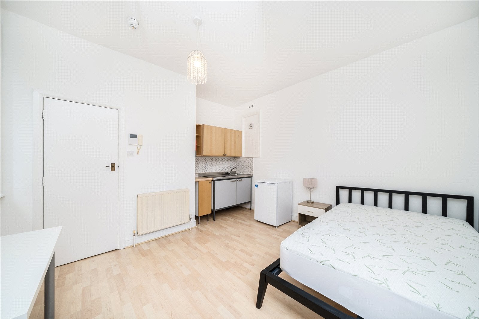Flat Glendower Place in Greater London