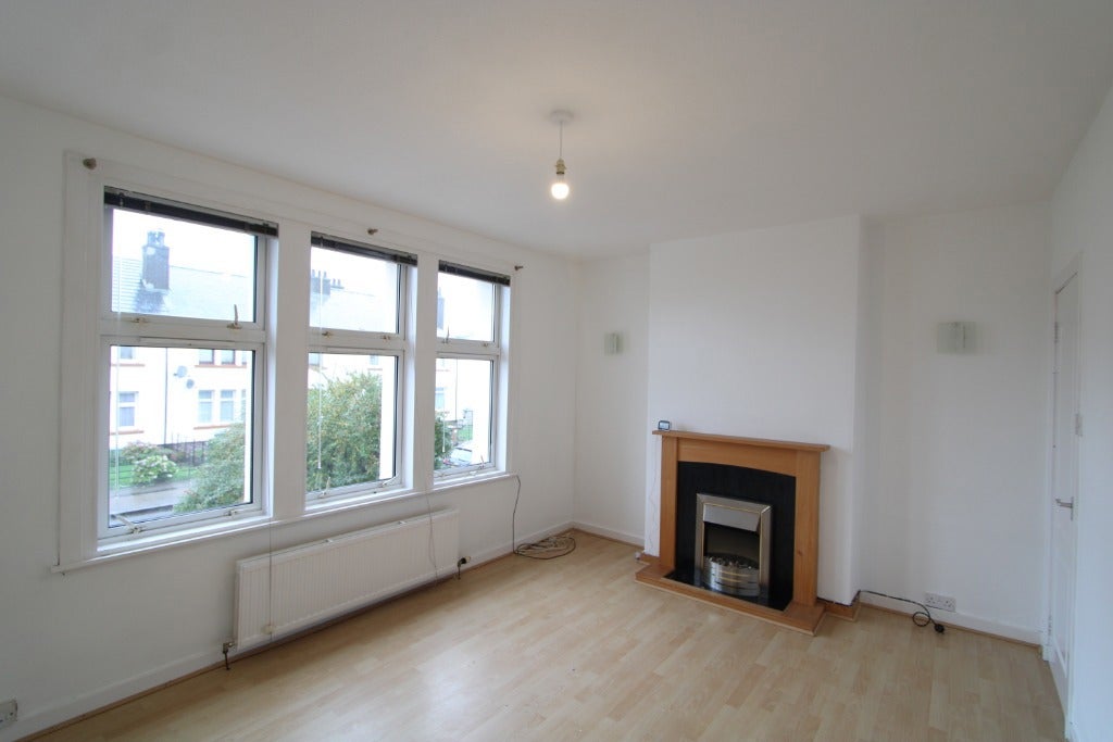 Flat Barnes Avenue in Dundee