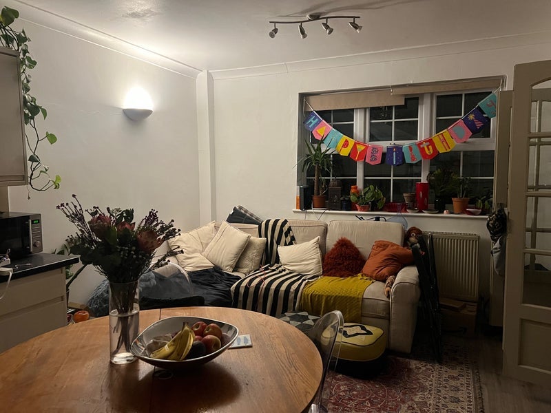 Room Evering Road in Greater London